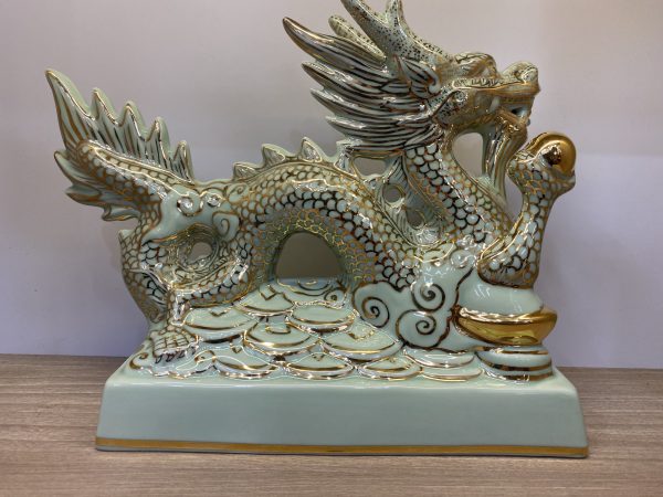 Rồng Phú Quý gốm Chu Đậu, men ngọc vẽ vàng 24k, cao 19cm, dài 24cm